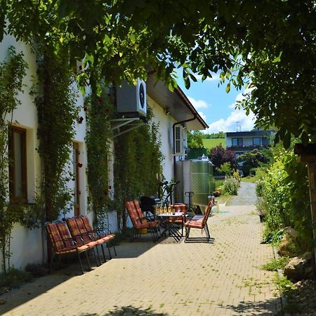 Penzion v rodinném vinařství Kadubcovi Lipov Exterior foto